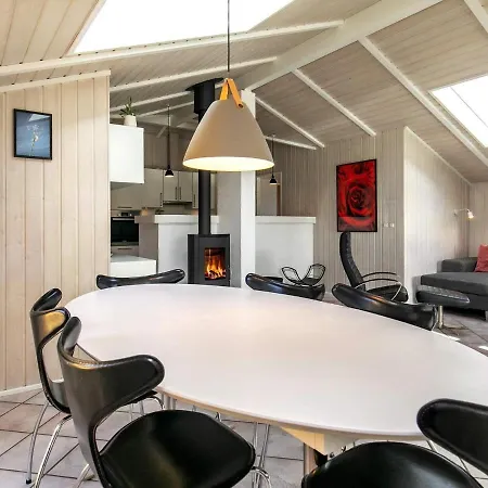 Hotel 8 Person Holiday In